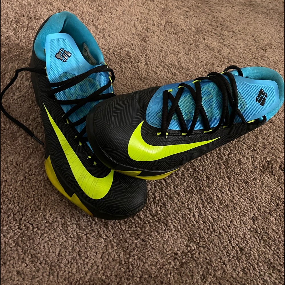 Lime Green & Blue KD VI